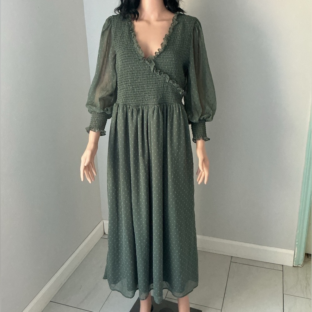 ASOS DESIGN Curve khaki midi dress with a relaxed fit. - Picture 6 of 15